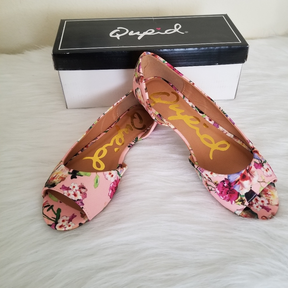 NWOT peep toe floral flat shoes